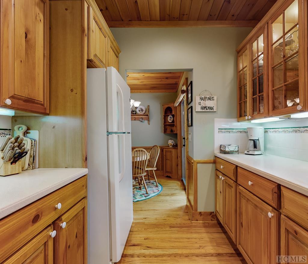 1121 Wilson Road Highlands, NC 28741 - Photo 19 of 42 Gallery Image 19
