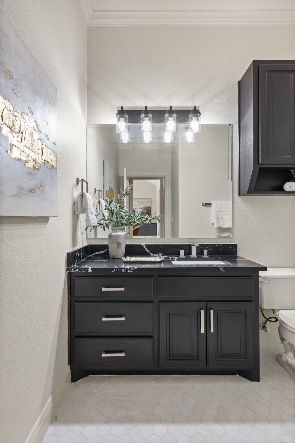 7738 Sandia Loop Austin, TX 78735 - Photo 24 of 40 Bedroom #3 nearby bath