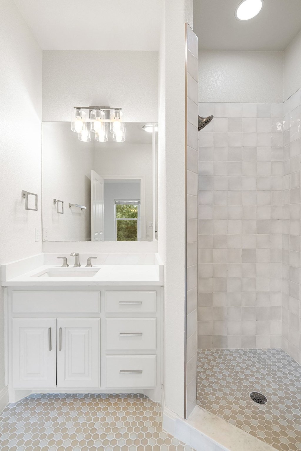 7738 Sandia Loop Austin, TX 78735 - Photo 29 of 40 Bedroom 4 Ensuite Bath