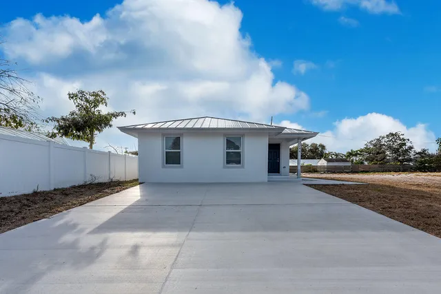 $2,700 | 3244 Jefferson Street, Stuart, FL 34997