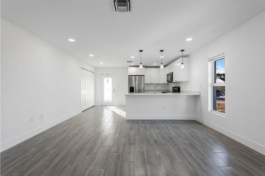 3244 Jefferson Street Stuart, FL 34997 - Photo 3 of 23 3244SEJeffersonSt.Stuart-5