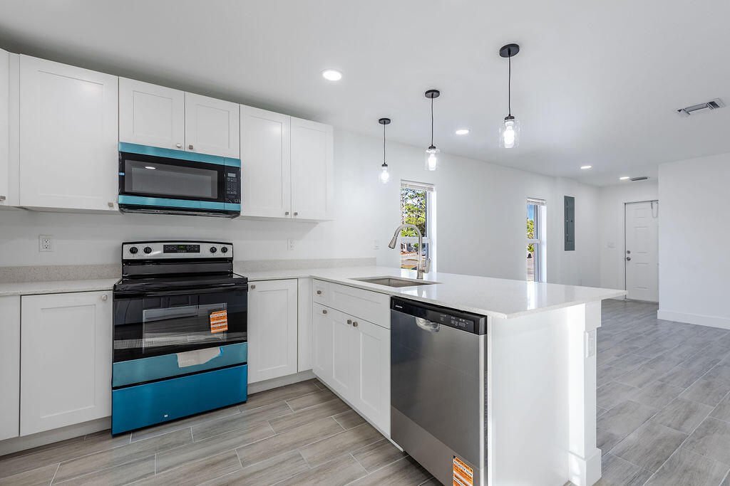 3244 Jefferson Street Stuart, FL 34997 - Photo 6 of 23 3244SEJeffersonSt.Stuart-7