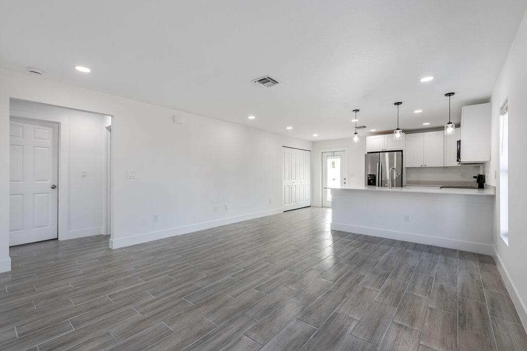 3244 Jefferson Street Stuart, FL 34997 - Photo 9 of 23 3244SEJeffersonSt.Stuart-4