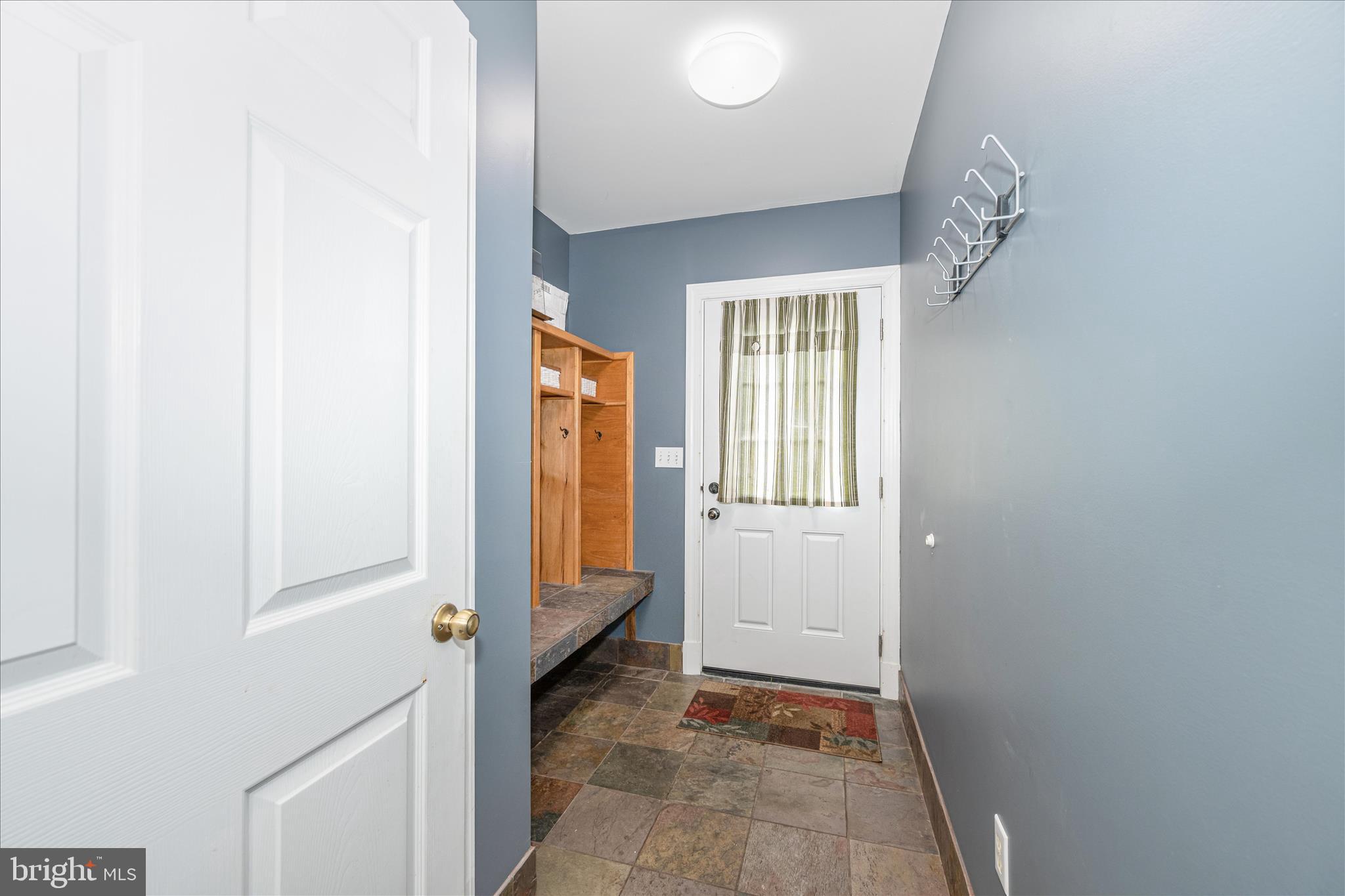 18400 New Cut Road Mount Airy, MD 21771 - Photo 29 of 86 Mudroom