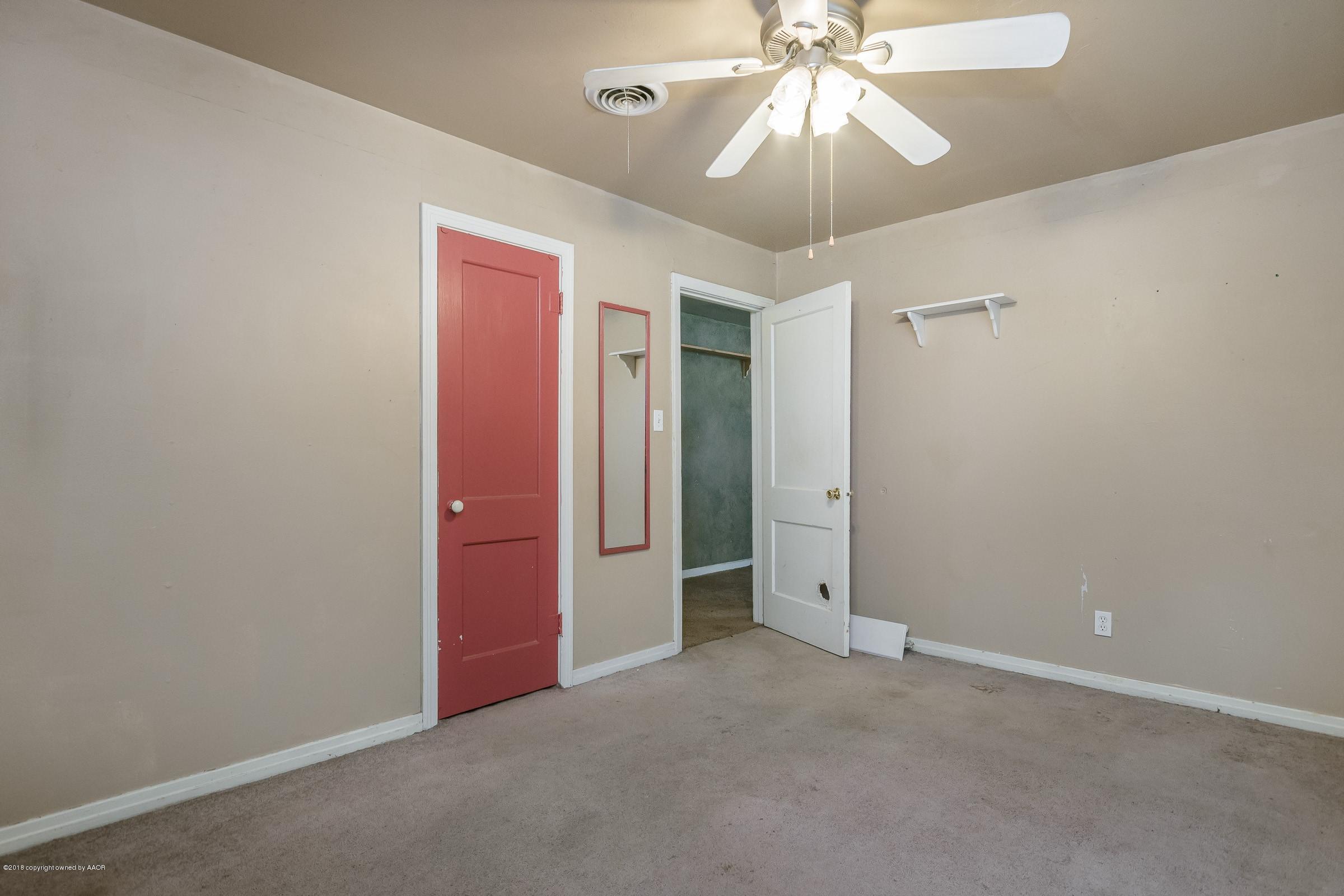 529 Southwest 45th Avenue Amarillo, TX 79110 - Photo 10 of 16 010_1st Bedroom-2