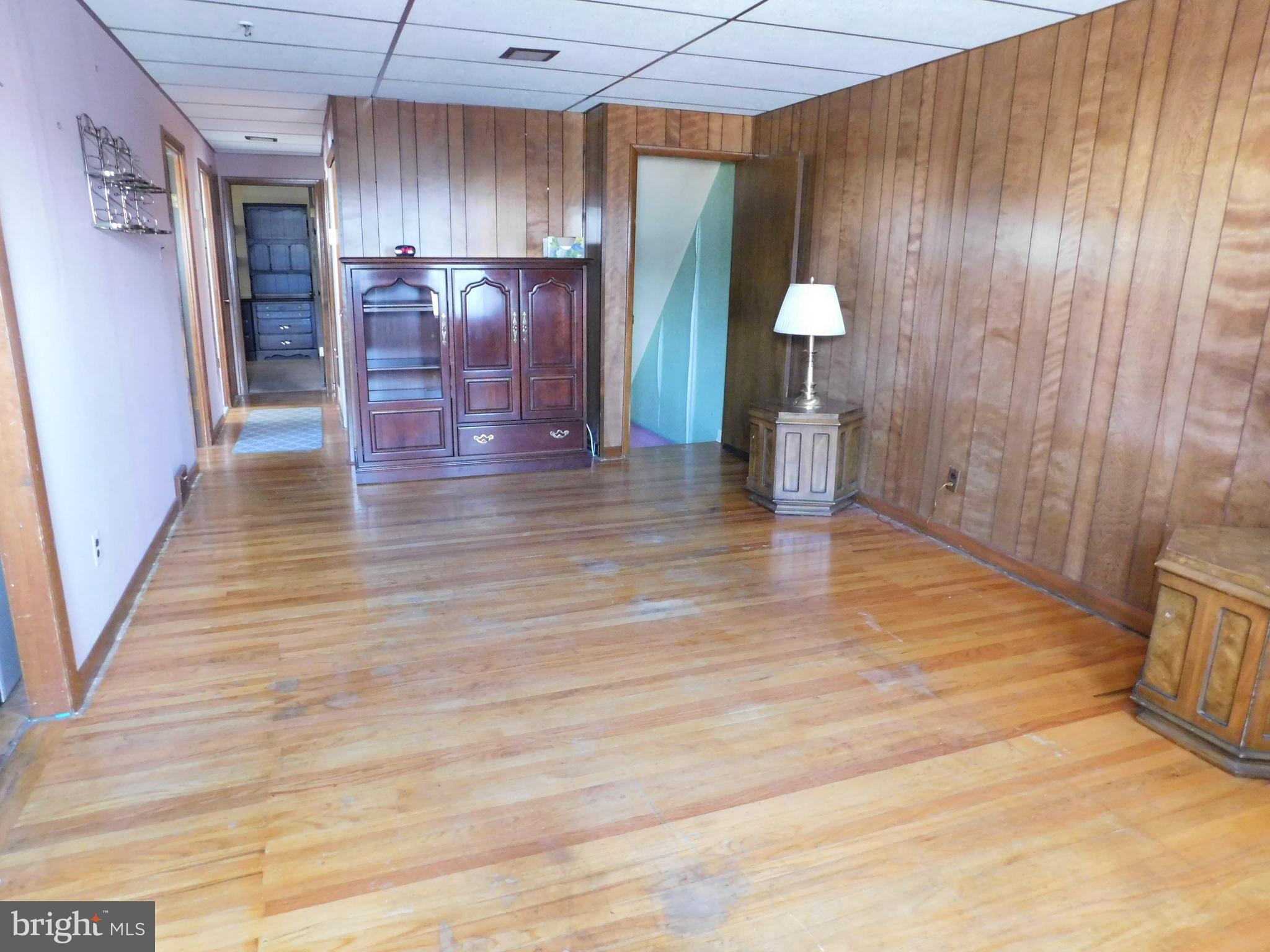 236 Hoffman Road Ridley Park, PA 19078 - Photo 6 of 19 Living Room