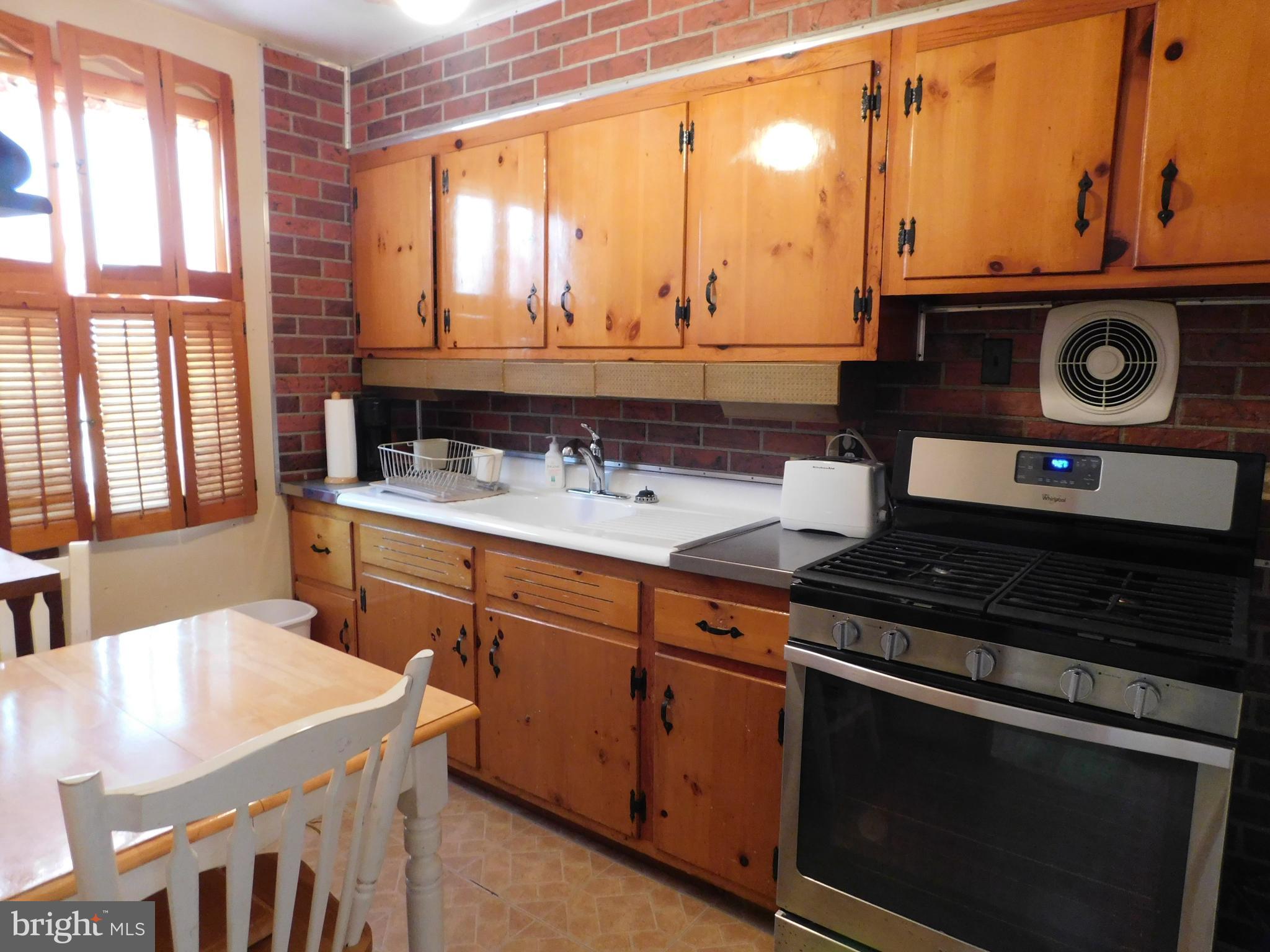 236 Hoffman Road Ridley Park, PA 19078 - Photo 8 of 19 Kitchen