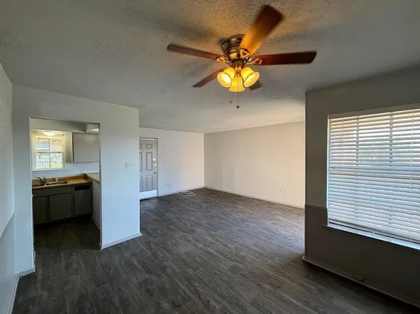 $895 | 4820 Wellesley Avenue, Unit C, Fort Worth, TX 76107