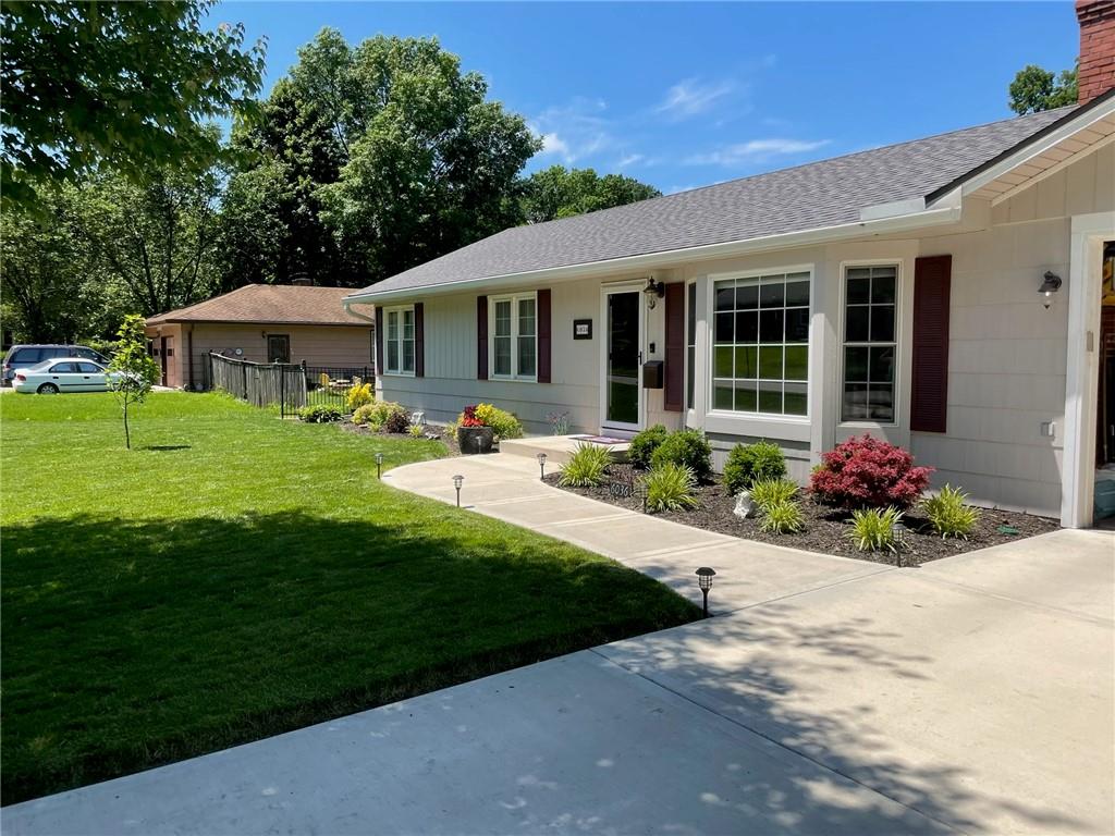 6036 Goodman Street Merriam, KS 66202 - Photo 3 of 8