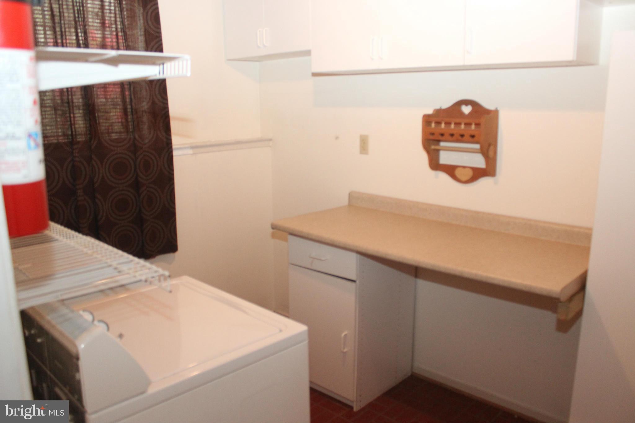 2359 Hunters Square Court Reston, VA 20191 - Photo 14 of 23 Interior (General)