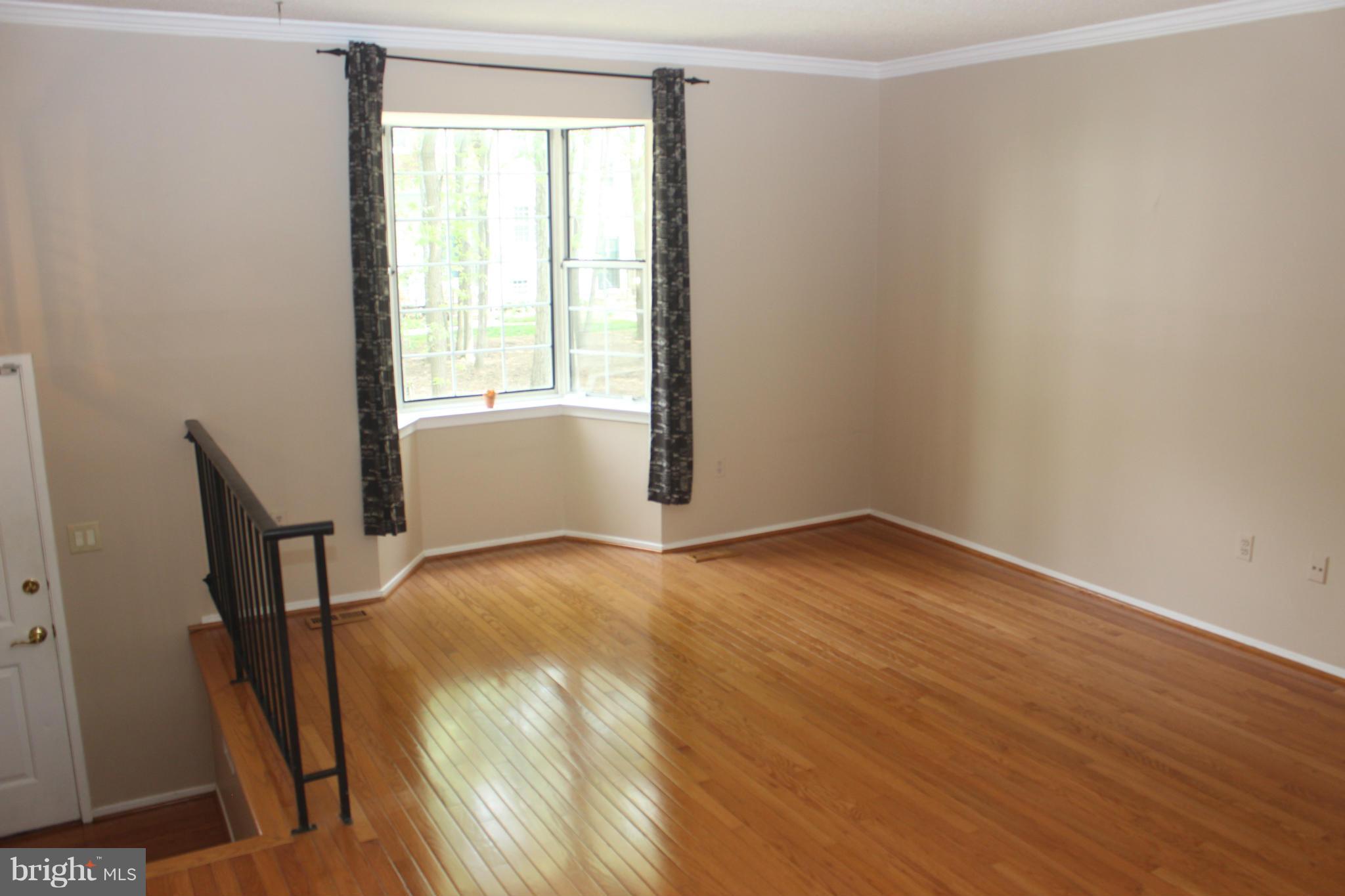 2359 Hunters Square Court Reston, VA 20191 - Photo 3 of 23 Family Room