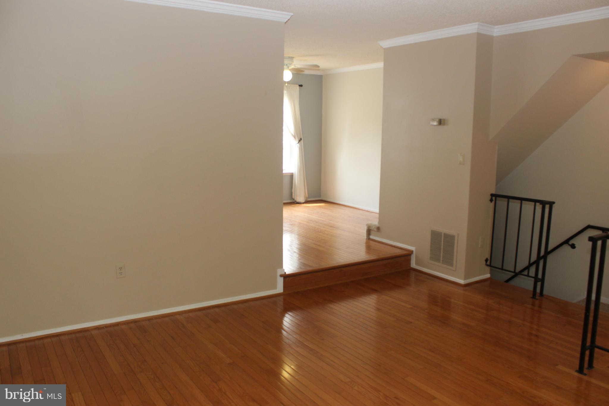 2359 Hunters Square Court Reston, VA 20191 - Photo 4 of 23 Family Room