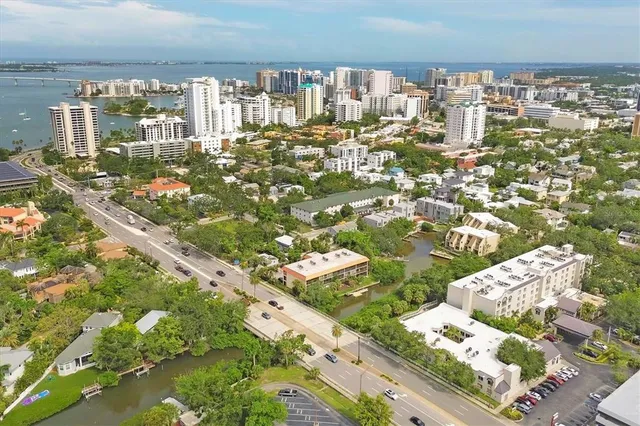 $349,000 | 1650 Pine Tree Lane, Unit 105, Sarasota, FL 34236