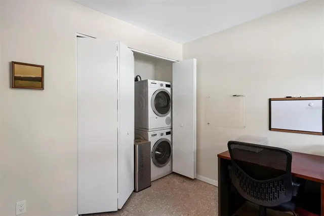 $349,000 | 1650 Pine Tree Lane, Unit 105, Sarasota, FL 34236