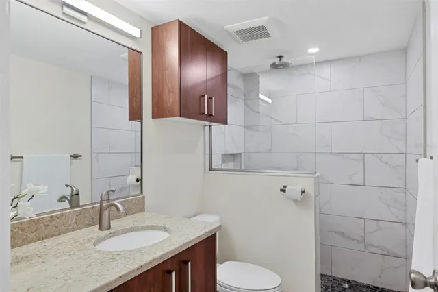 $349,000 | 1650 Pine Tree Lane, Unit 105, Sarasota, FL 34236