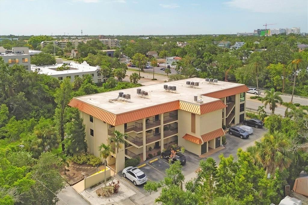 1650 Pine Tree Lane, Unit 105 Sarasota, FL 34236 - Photo 23 of 29