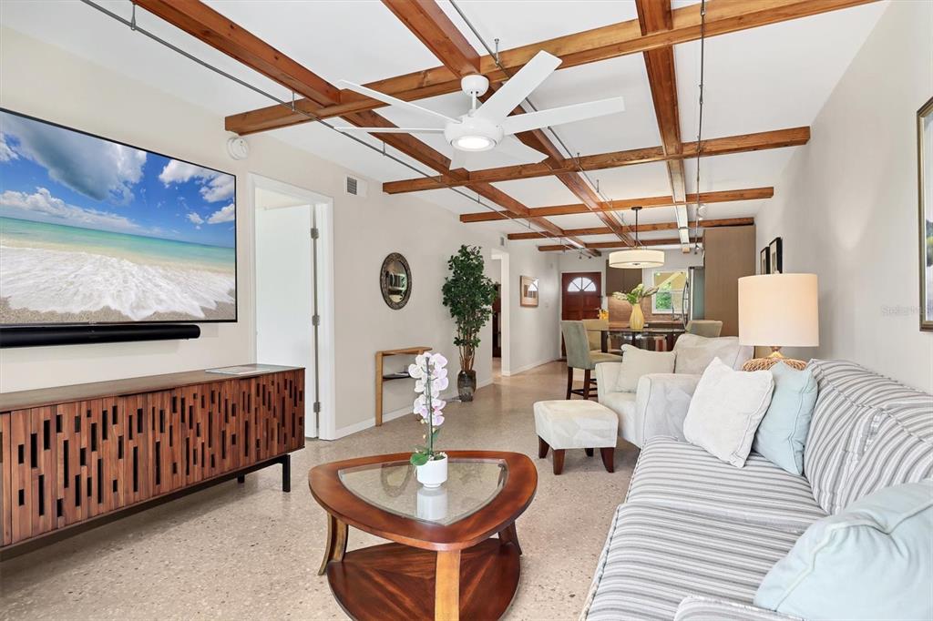 1650 Pine Tree Lane, Unit 105 Sarasota, FL 34236 - Photo 6 of 29