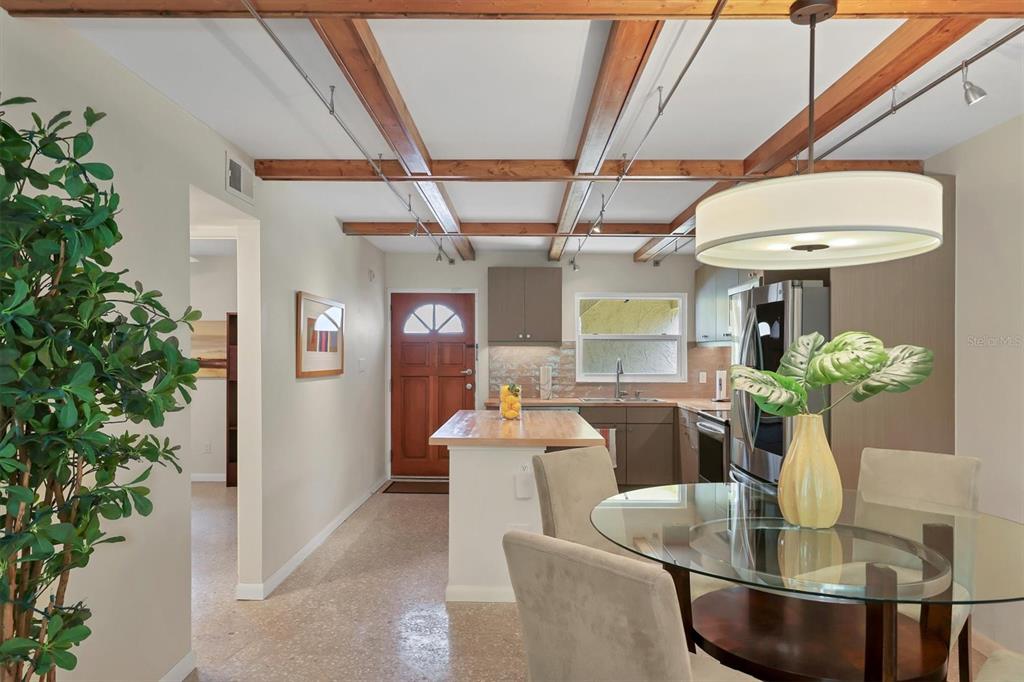 1650 Pine Tree Lane, Unit 105 Sarasota, FL 34236 - Photo 8 of 29