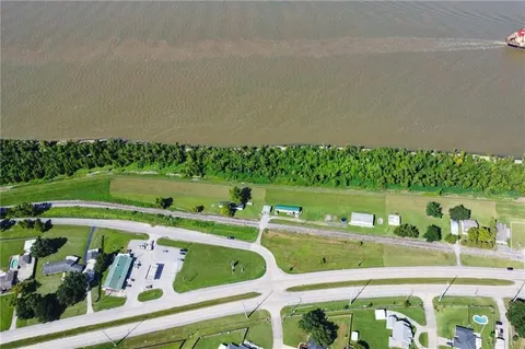 $299,000 | 12853 Highway 23, Belle Chasse, LA 70037