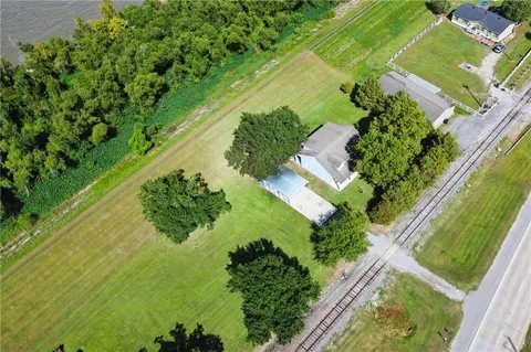 $299,000 | 12853 Highway 23, Belle Chasse, LA 70037