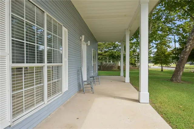 $340,000 | 12853 Highway 23, Belle Chasse, LA 70037