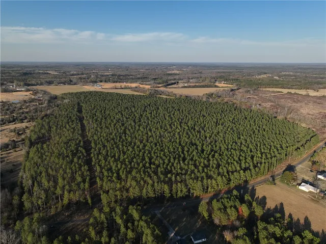 $593,600 | 4 Seneca St Extension, Calhoun Falls, SC 29628