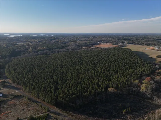 $593,600 | 4 Seneca St Extension, Calhoun Falls, SC 29628