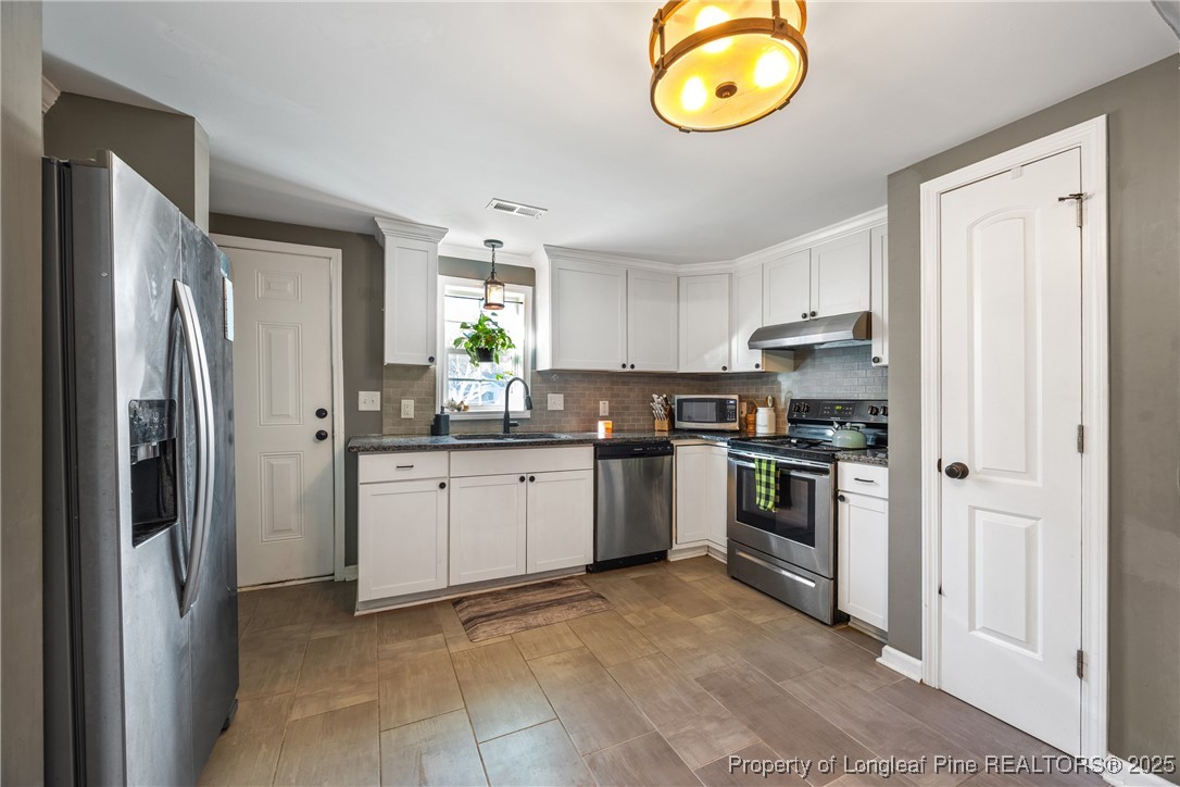 303 West Martin Street Benson, NC 27504 - Photo 11 of 27