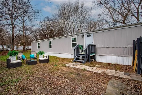 $1,550 | 9874 Lakeshore Drive, Wills Point, TX 75169