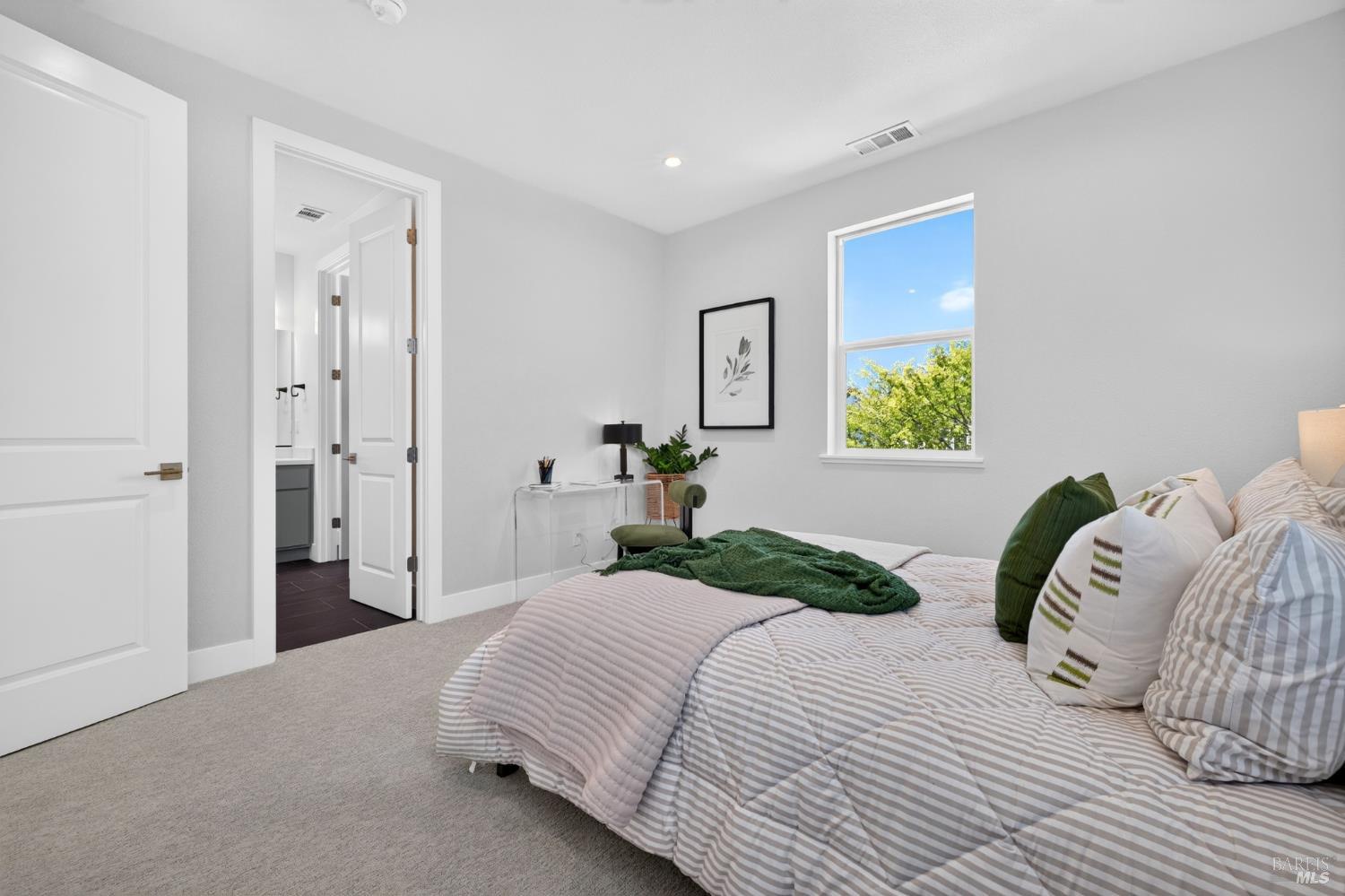 2446 Linwood Avenue Santa Rosa, CA 95404 - Photo 37 of 58 Gallery Image 37