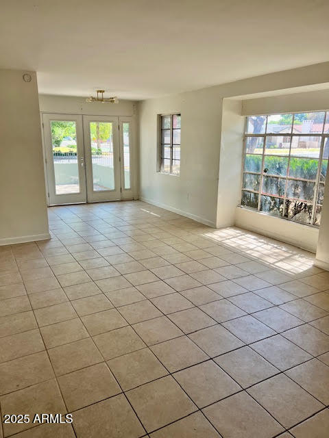 1321 South College Avenue Tempe, AZ 85281 - Photo 10 of 14 a view of an empty room and window