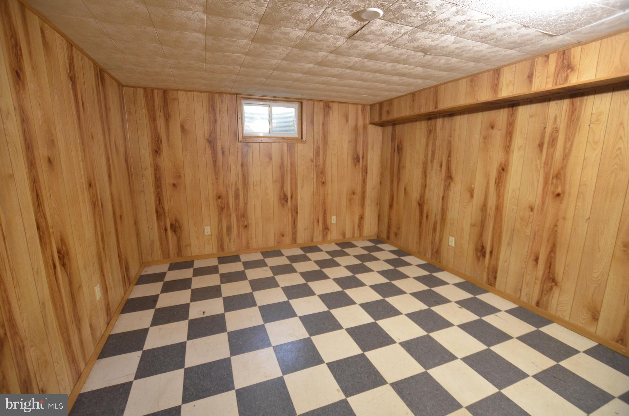 36 Steven Court, Unit 211 Gaithersburg, MD 20877 - Photo 19 of 24 a view of a black and white checkered floor