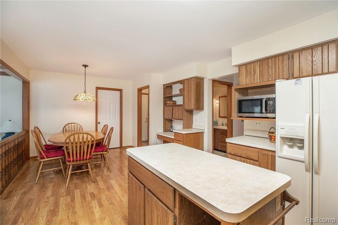 42221 Waterfall Road Northville, MI 48168 - Photo 12 of 39 RM_102.jpg