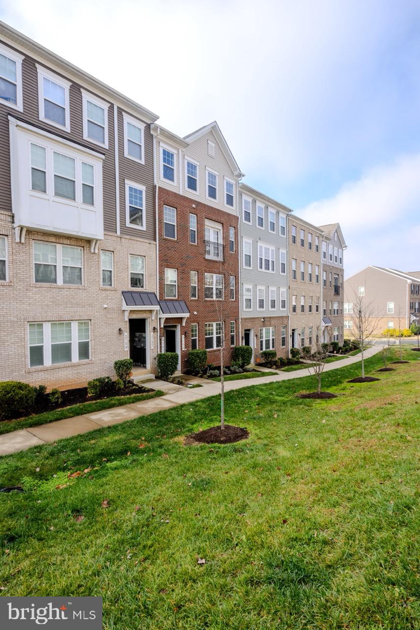 2731 Pinebrook Road Landover, MD 20785 - Photo 3 of 22