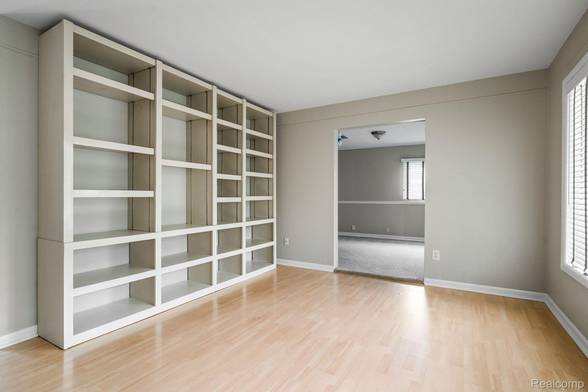 6368 Hermana Road West Bloomfield, MI 48324 - Photo 8 of 27 Gallery Image 8
