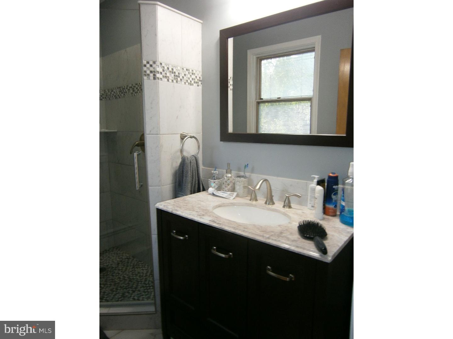 960 County Line Road Philadelphia, PA 19116 - Photo 14 of 21 Master Bathroom