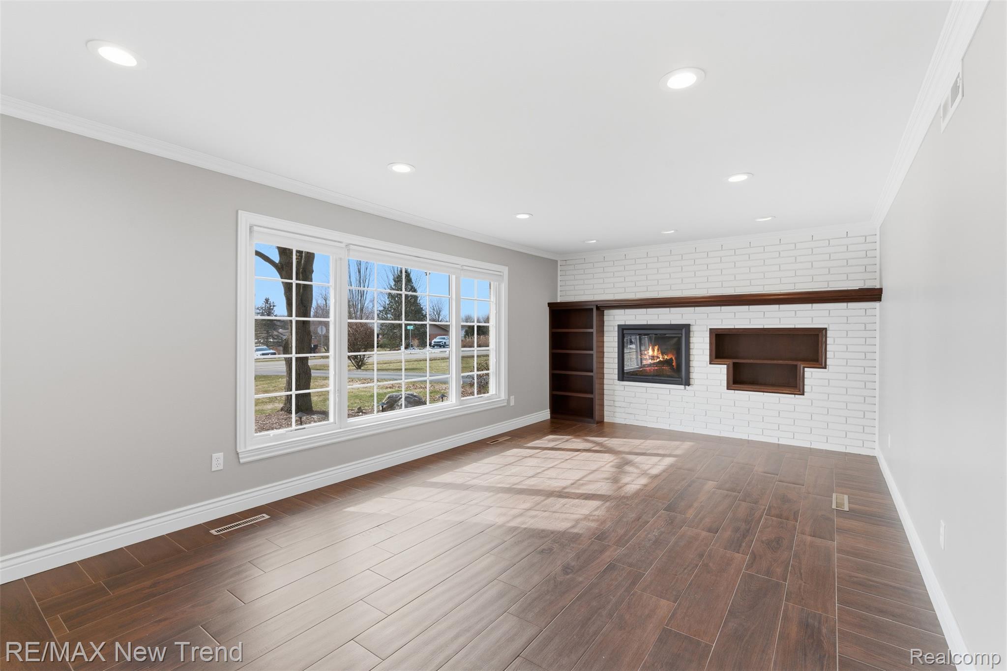1043 Westview Road Bloomfield Hills, MI 48304 - Photo 22 of 43 21_1043 westview rd-19.jpg
