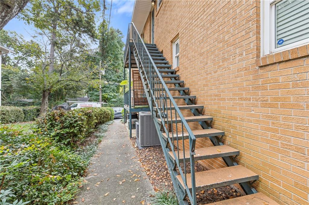 3510 Roswell Road, Unit C2 Atlanta, GA 30305 - Photo 19 of 24 a view of entryway with outdoor space