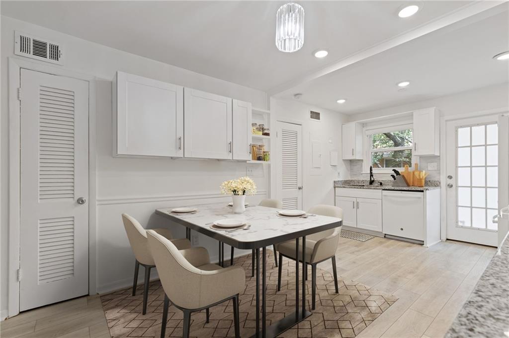 3510 Roswell Road, Unit C2 Atlanta, GA 30305 - Photo 7 of 24 a view of kitchen with breakfast area
