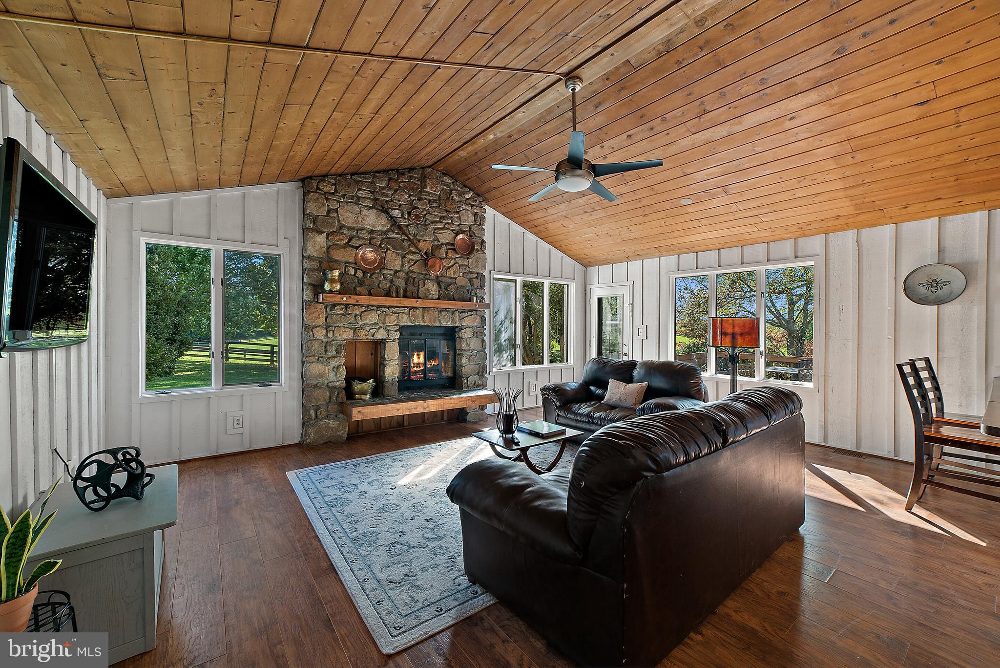 8286 Stable Gate Road Warrenton, VA 20186 - Photo 13 of 52 family room