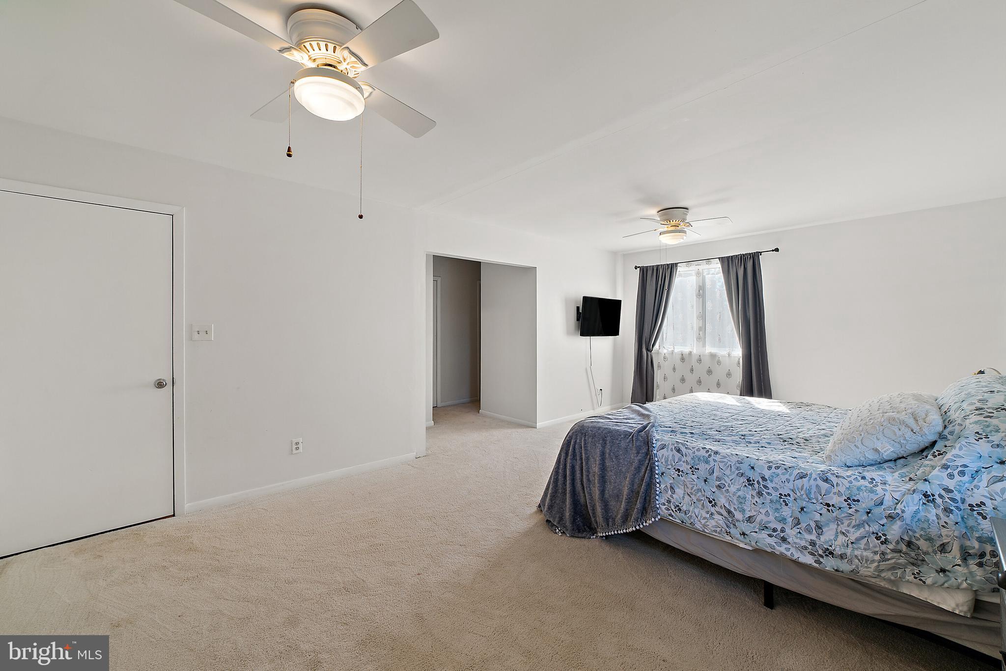 8286 Stable Gate Road Warrenton, VA 20186 - Photo 23 of 52 Master Bedroom