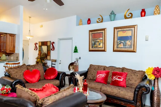 $330,000 | 464 Emerald Cove Loop, Lakeland, FL 33813