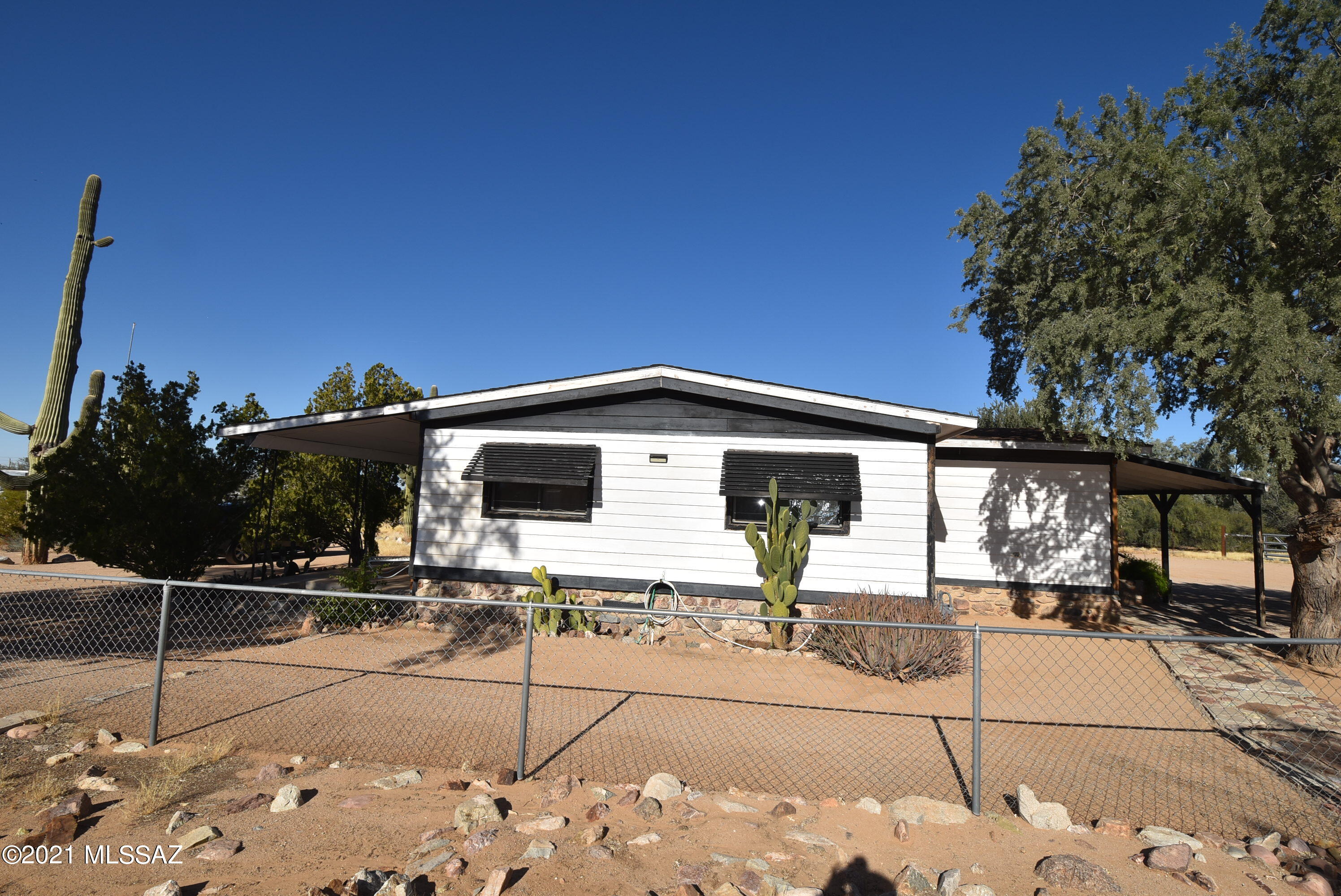 5820 North Chaparral Road Tucson, AZ 85743 - Photo 7 of 50