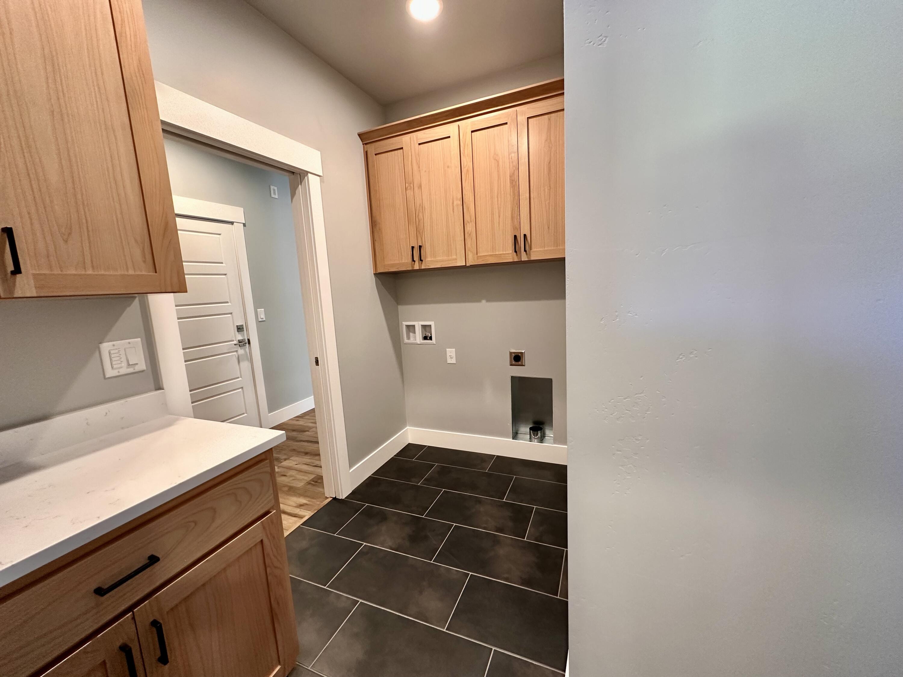 324 Randy Street Ashland, OR 97520 - Photo 20 of 35 Laundry Room