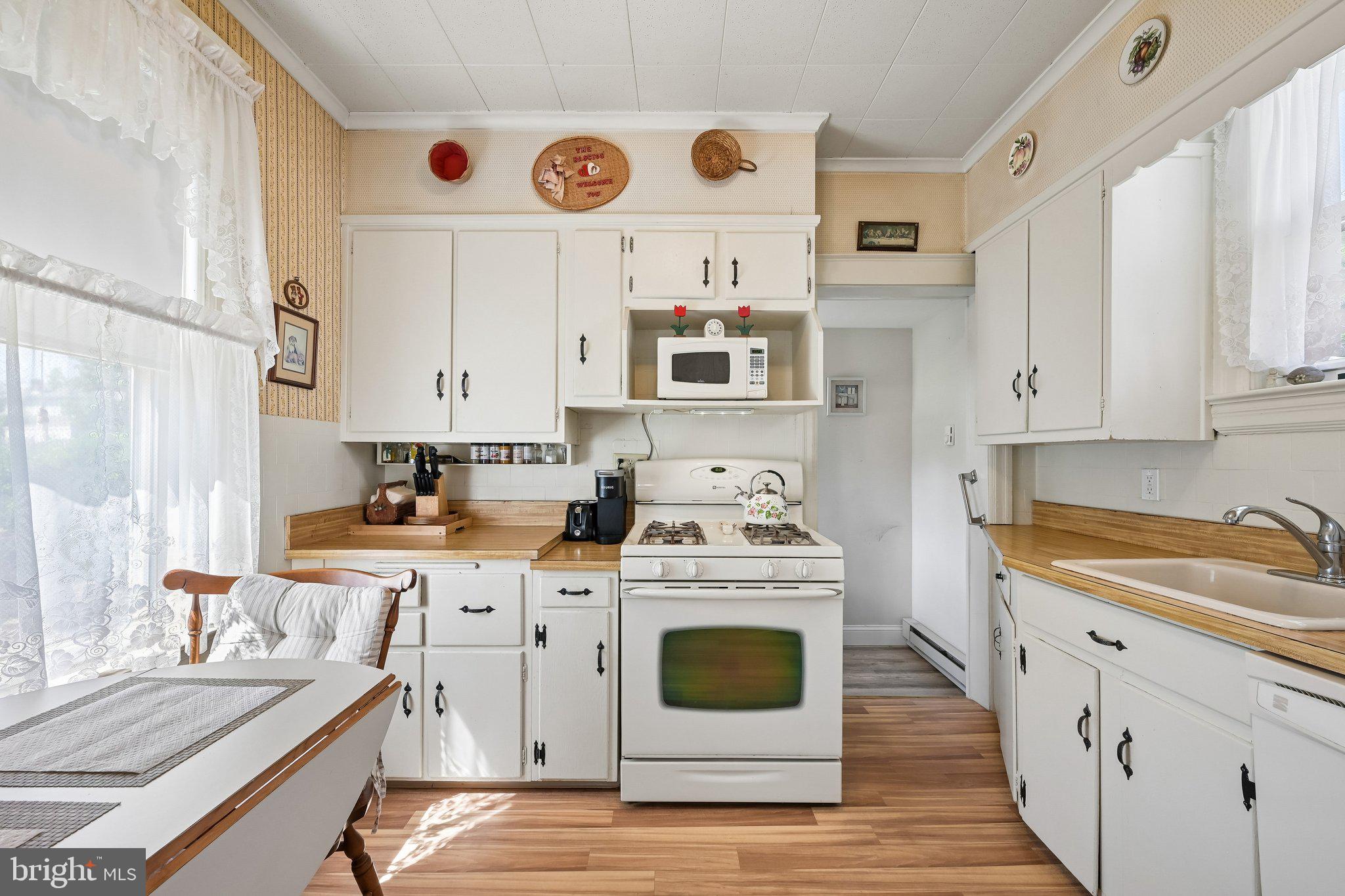 228 Heulings Avenue Riverside, NJ 08075 - Photo 13 of 24 Kitchen