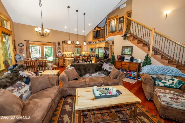 $820,000 | 209 West Missouri Street, Coolin, ID 83821