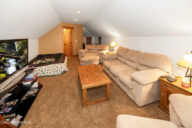 $820,000 | 209 West Missouri Street, Coolin, ID 83821