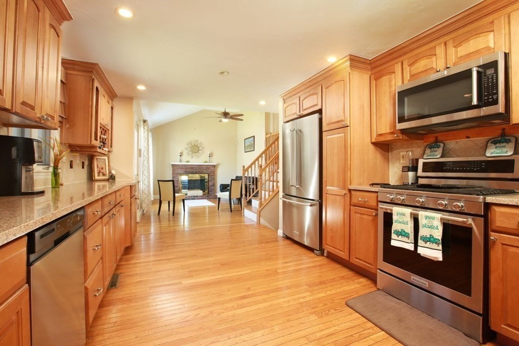 10 Brewster Road Randolph, MA 02368 - Photo 8 of 24 Gallery Image 8