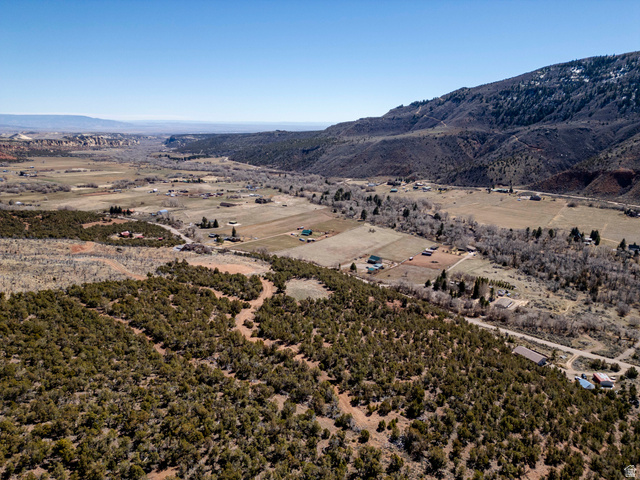8094 West Red Cloud Loop Road Vernal, UT 84078 - Photo 6 of 35 View of mountain background looking East