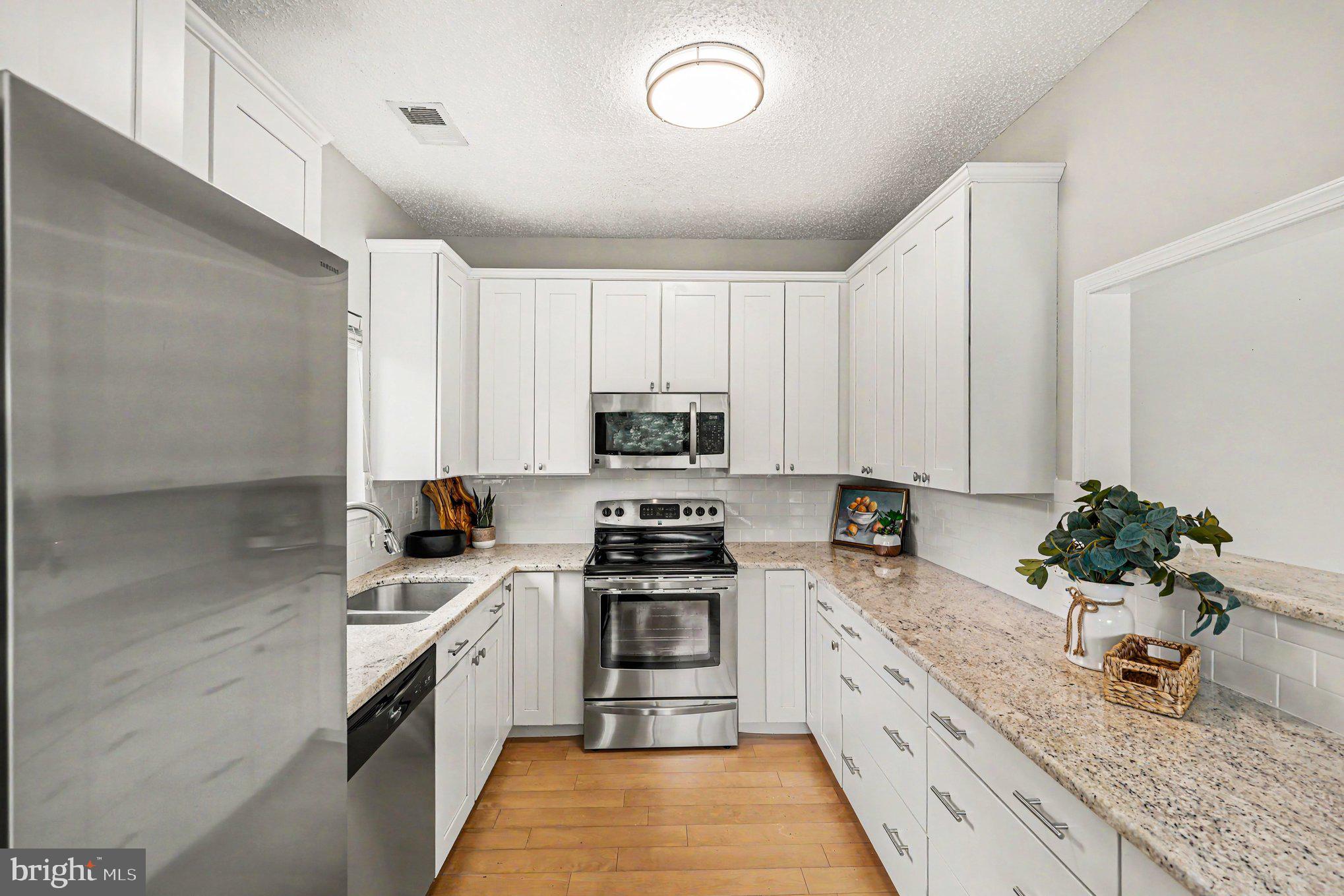 1927 Villaridge Drive Reston, VA 20191 - Photo 7 of 24